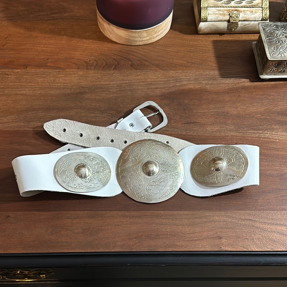 White Belt with Silver Conchos
